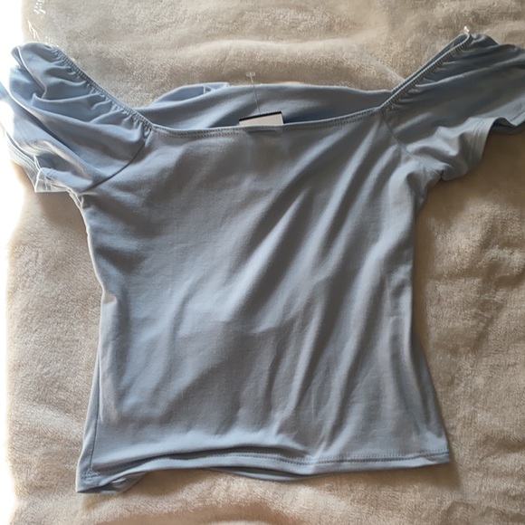 Off the Shoulder Cut Out Crop Top - Picture 2 of 4